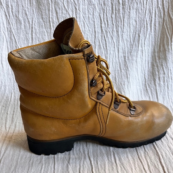Vintage Maple Leaf Alpine boots - Picture 4 of 9
